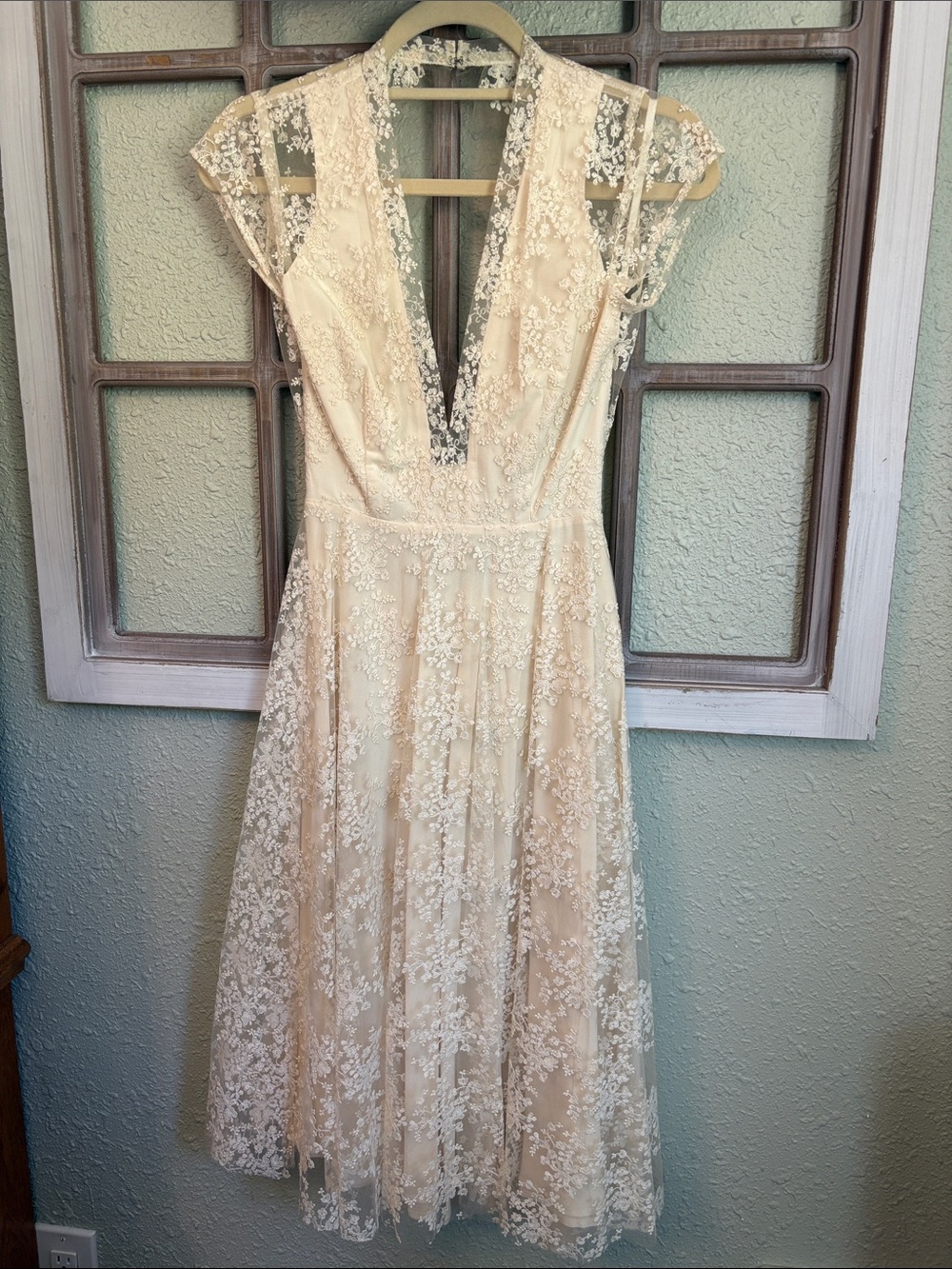 SAU LEE x Anthropologie - Ivory Lace V-Neck Tea-Length Bridal Dress